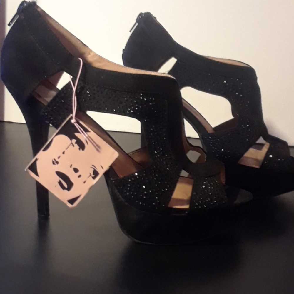 Black sandal heels